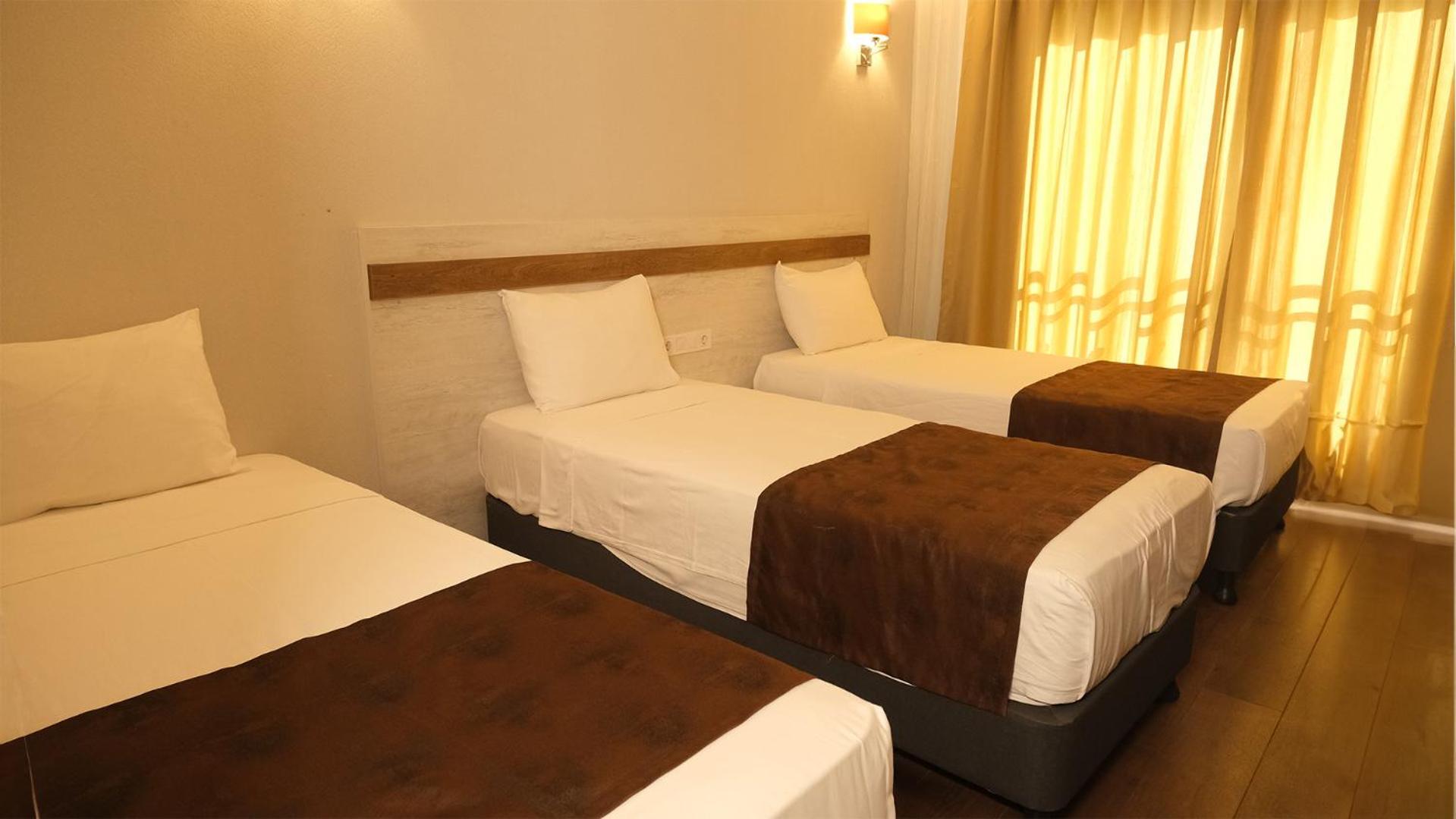 คันยอนวาดีโอเทล Hotel Karabuk  ภายนอก รูปภาพ